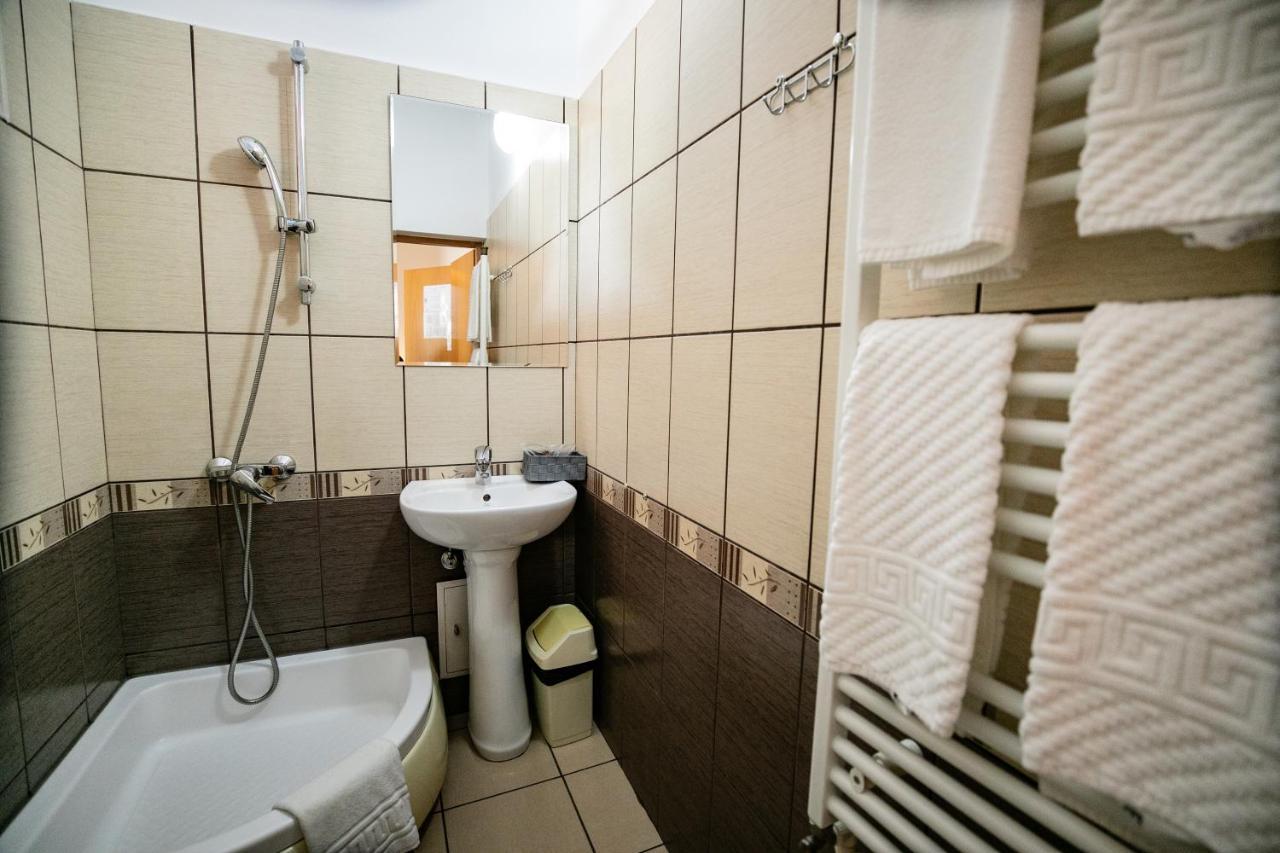 Pensiune Restaurant Route60 Ciucea Dış mekan fotoğraf