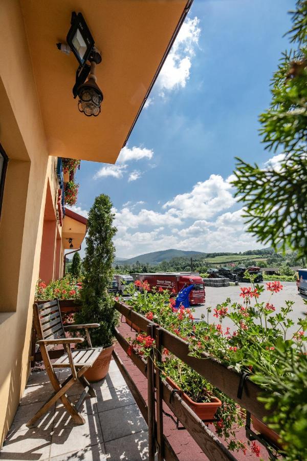 Pensiune Restaurant Route60 Ciucea Dış mekan fotoğraf