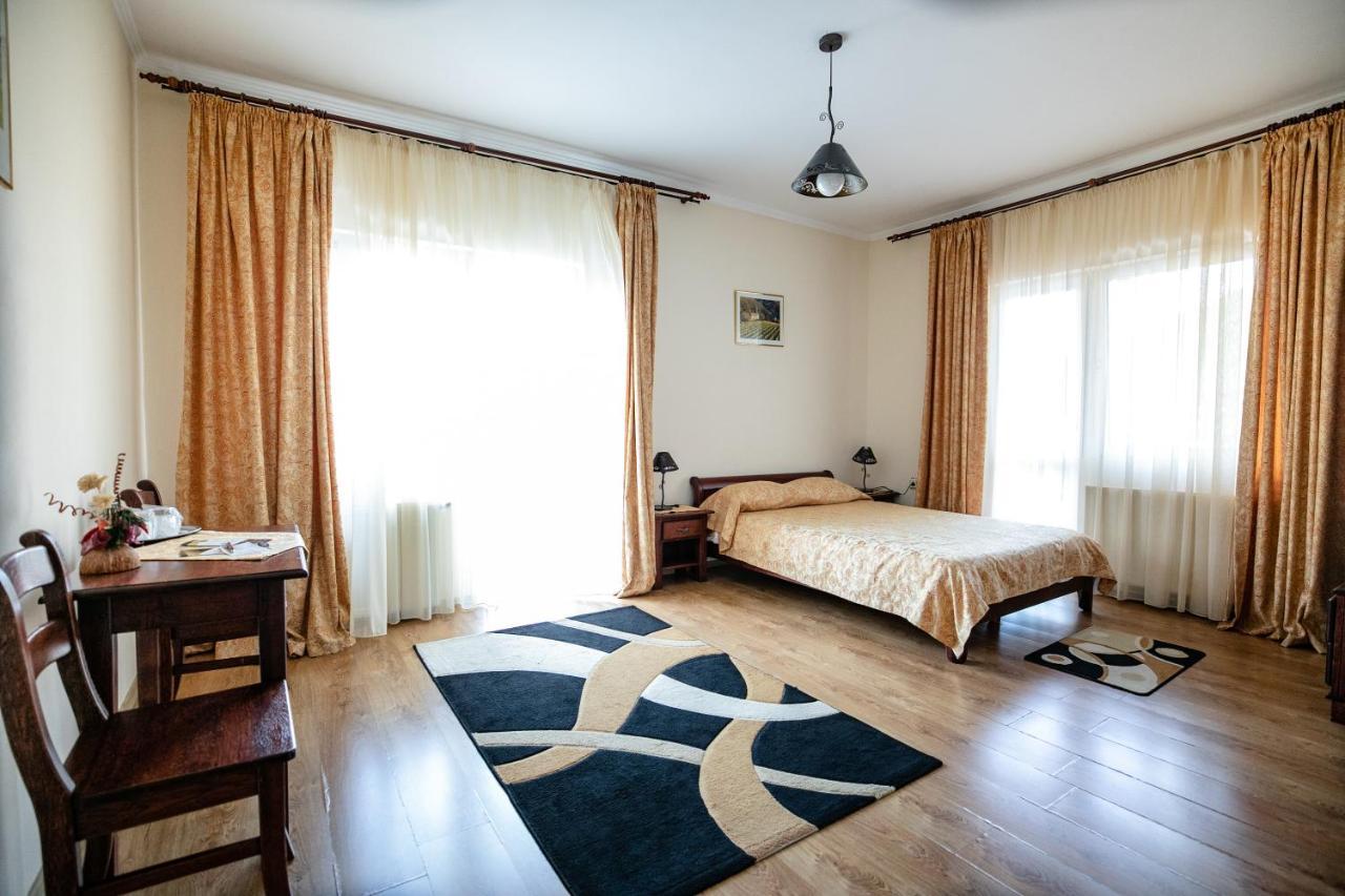 Pensiune Restaurant Route60 Ciucea Dış mekan fotoğraf