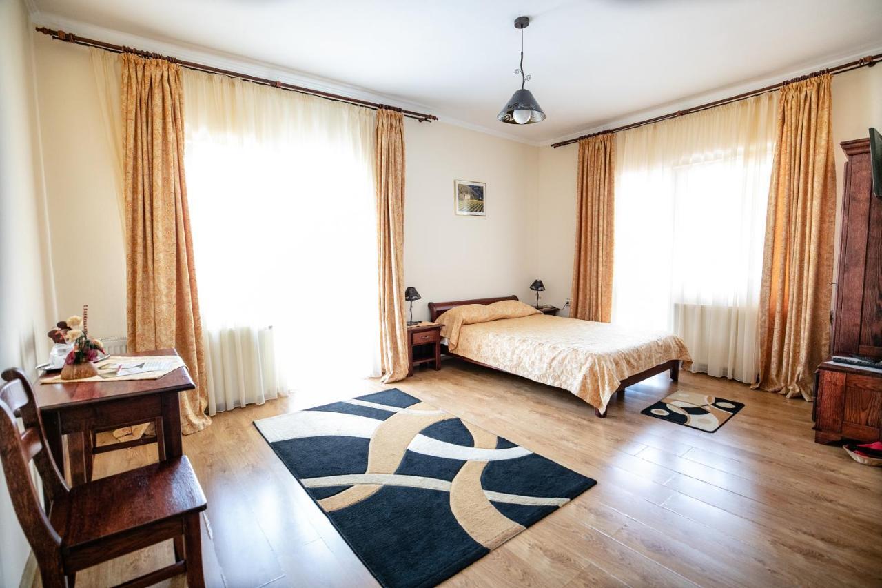 Pensiune Restaurant Route60 Ciucea Dış mekan fotoğraf